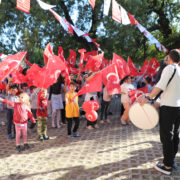 680 Yıllık Tarihi Ağacın Altında Cumhuriyet Coşkusunu Yaşadılar