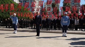 Mustafa Kemal Atatürk’ün Adana’ya gelişinin yıldönümü törenlerle kutlandı