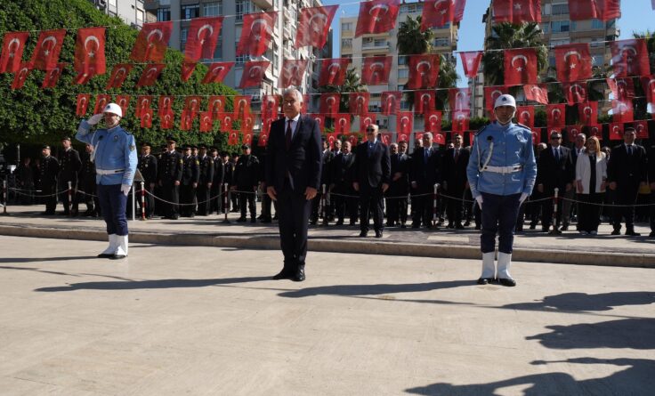 Mustafa Kemal Atatürk’ün Adana’ya gelişinin yıldönümü törenlerle kutlandı